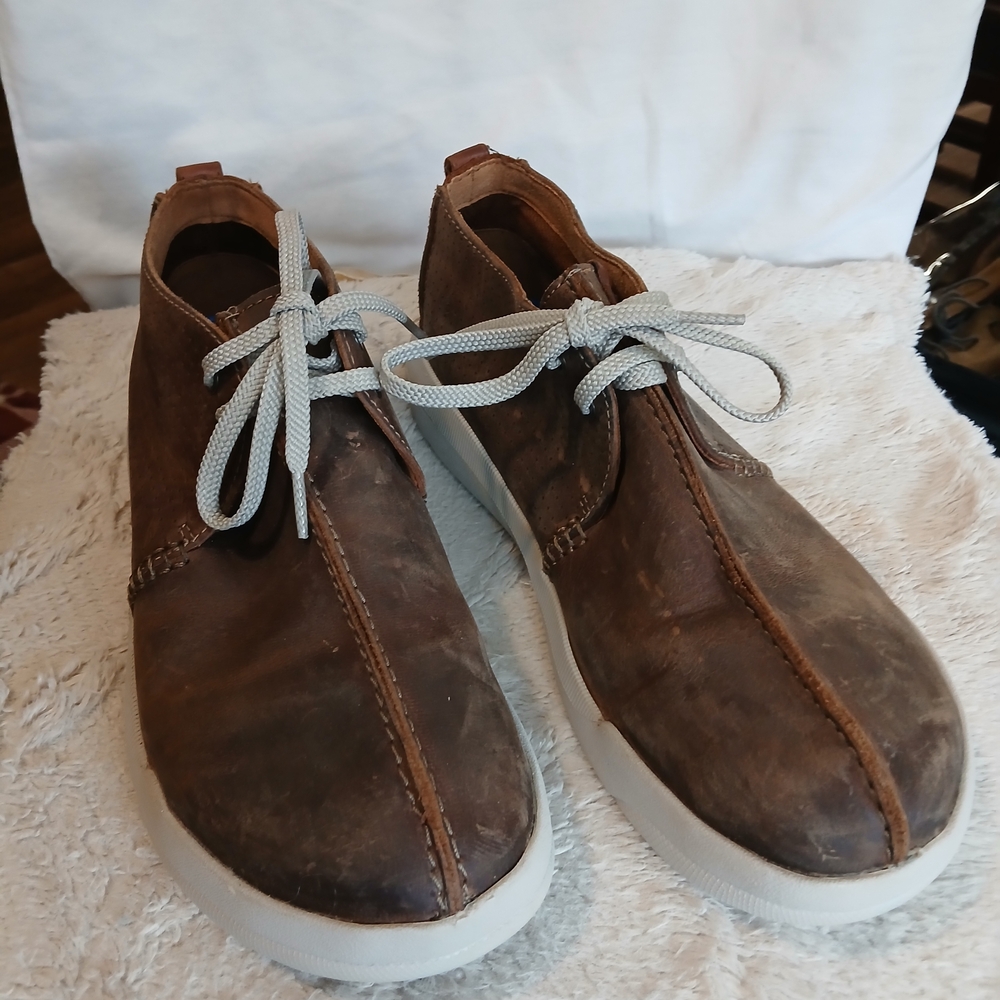 Clarks Distressed Brown Chukka Boots